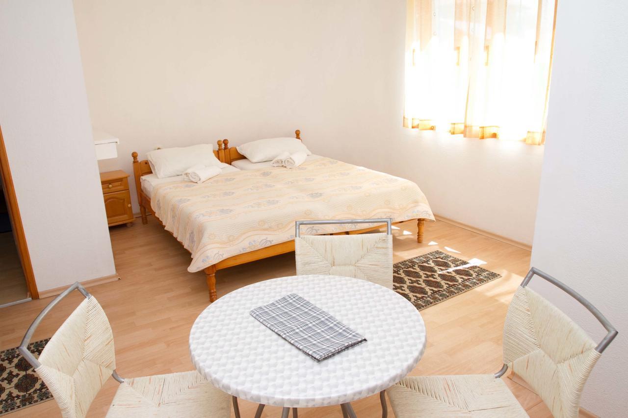 Guest House Sokratovi Obzor Zewnętrze zdjęcie