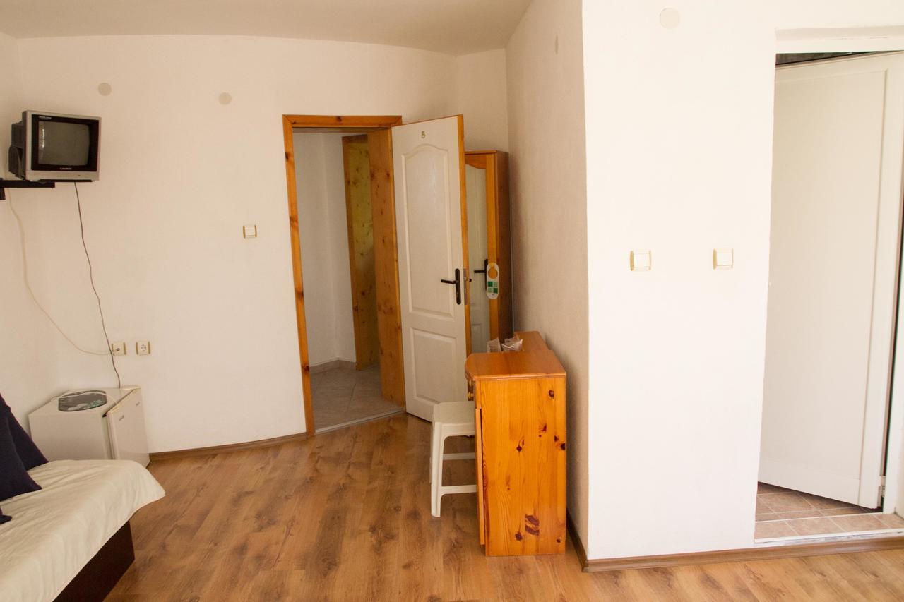 Guest House Sokratovi Obzor Zewnętrze zdjęcie